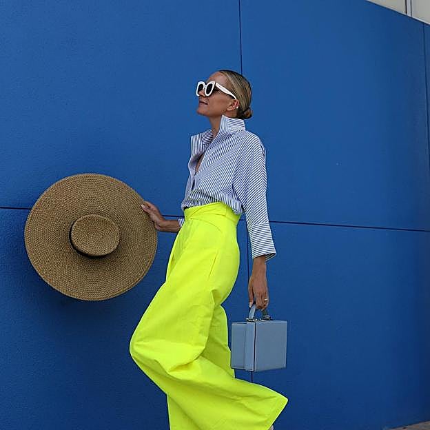 Cinco básicos a todo color de Mango que quitan años y sientan fenomenal a todo tipo de cuerpos