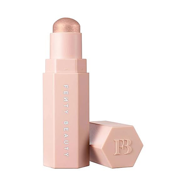 Match Stick Shimmer Skinstick de Fenty Beauty, a la venta en Sephora por 25,99 euros. 