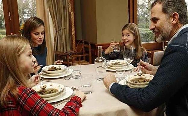 La infanta Sofía en el documental por el 50 cumpleaños del rey.