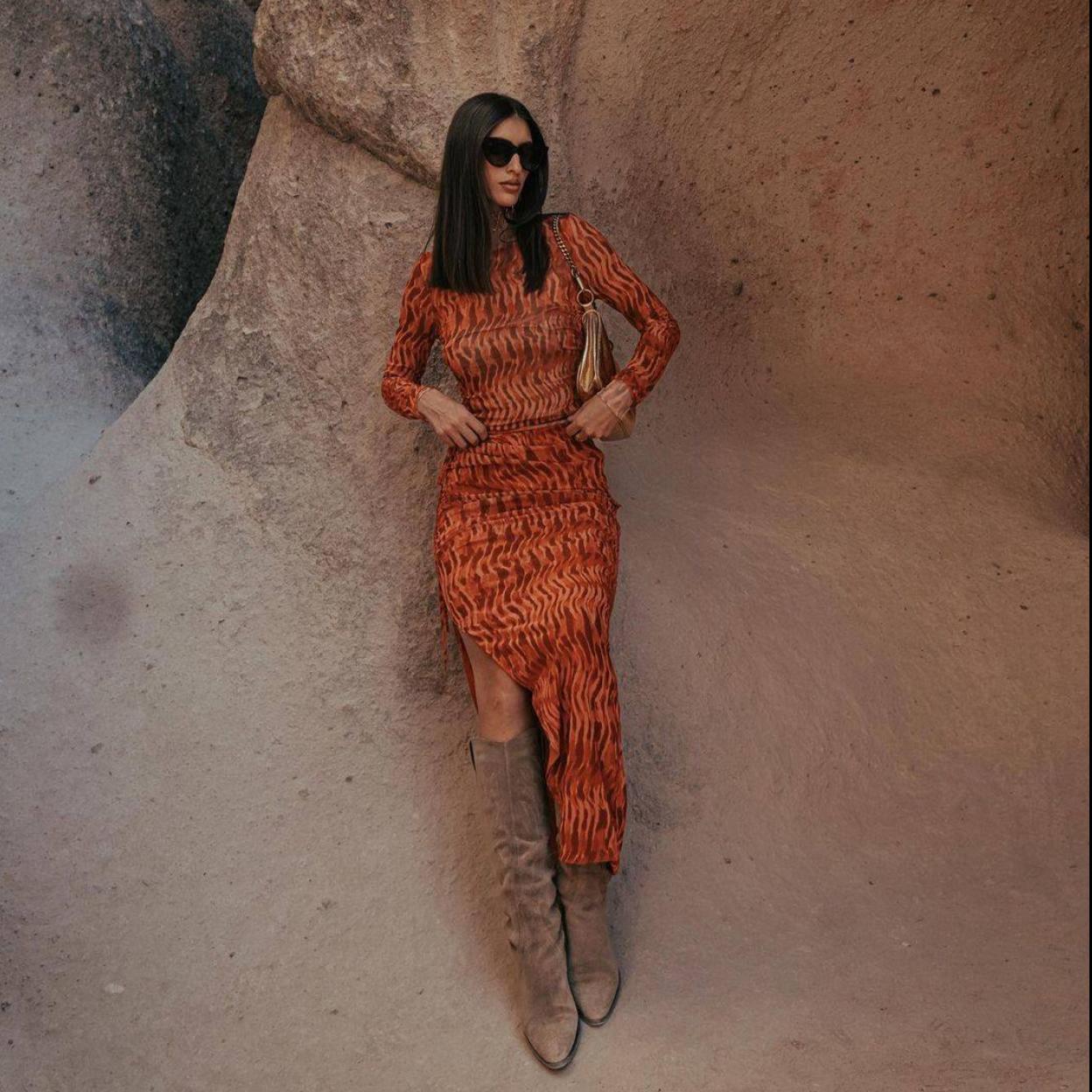 La influencer lleva el look boho estampado superventas de la temporada