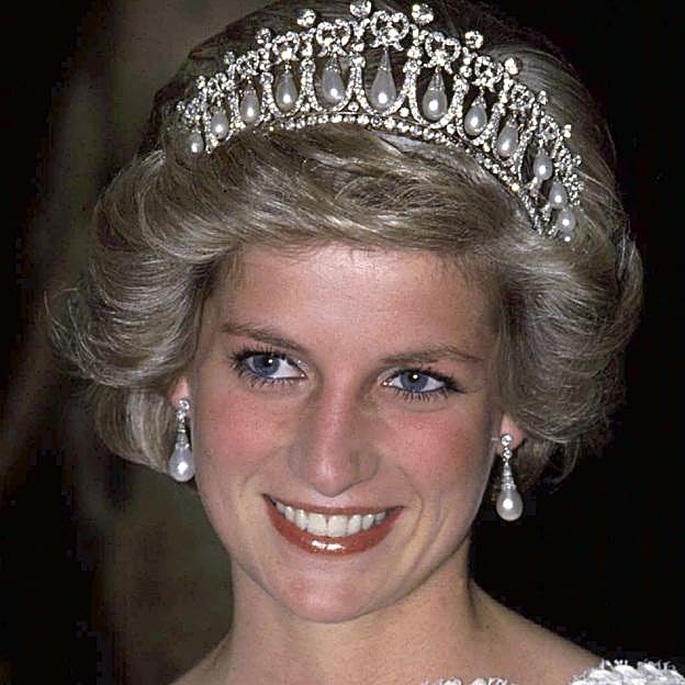 La tiara de Isabel II que Diana de Gales no se quería quitar nunca: qué secreto esconde la joya más famosa que ha heredado Kate Middleton