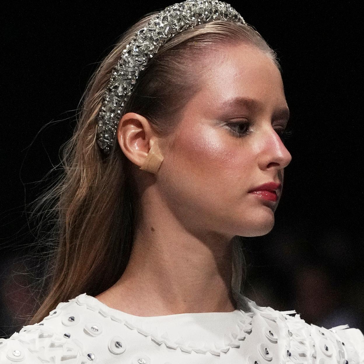 El triple sérum antiedad favorito de las influencers: quita años y lo tiene todo para la piel