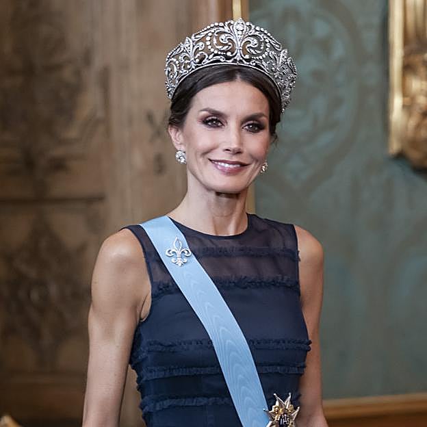 La reina Letizia con la tiara de Flor de Lis, el regalo de boda de Alfonso XIII a la reina Victoria Eugenia.