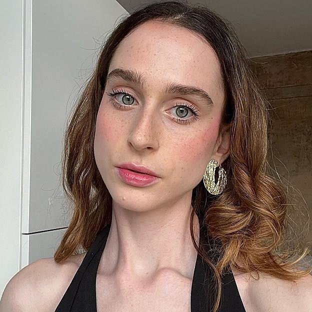 El truco viral para conseguir una base de maquillaje más natural, bonita y efecto glow es muy fácil