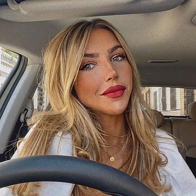 Andrea Romero, ex novia del torero Roca Rey. 