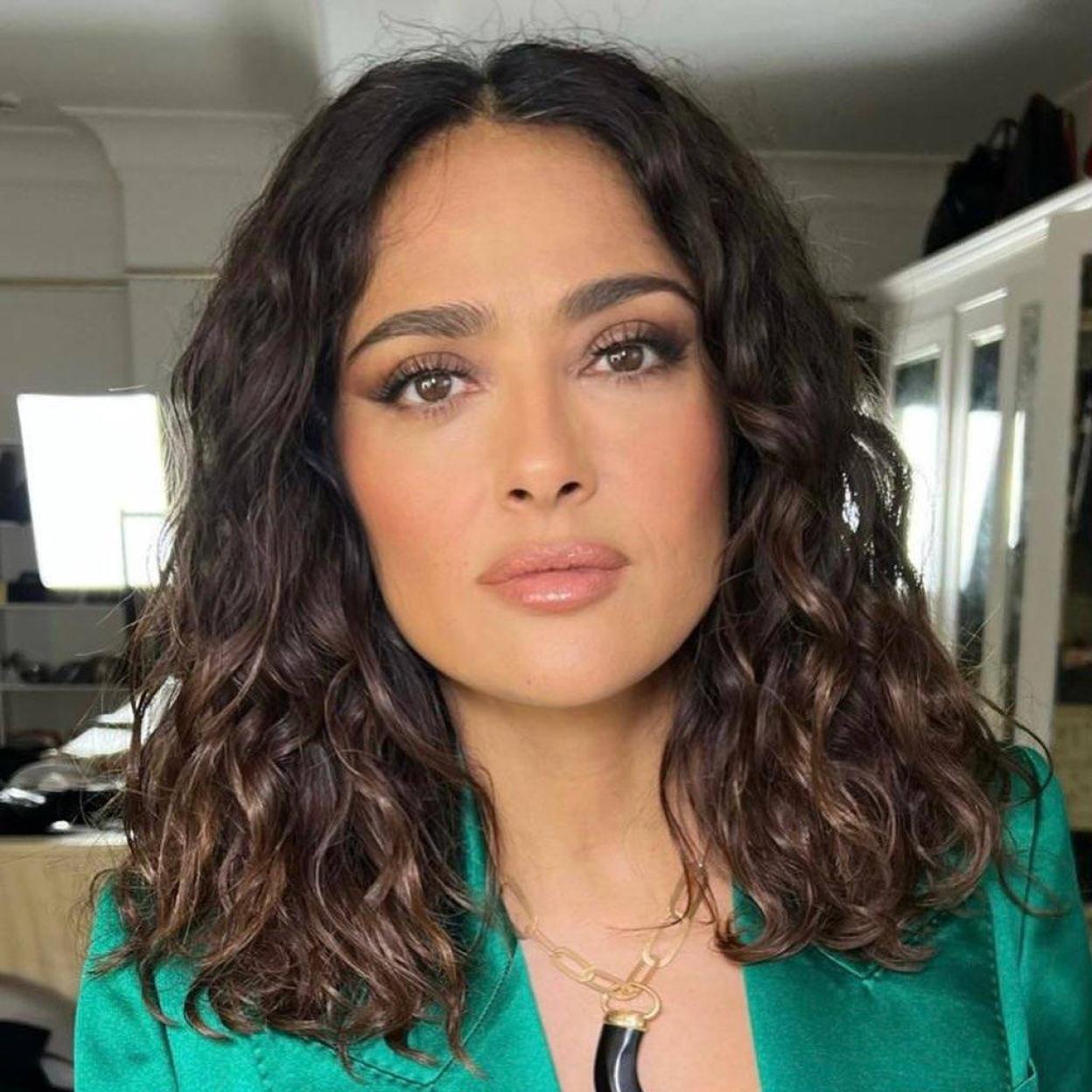 Una piel tan lisa y uniforme como la de Salma Hayek es posible con estos polvos