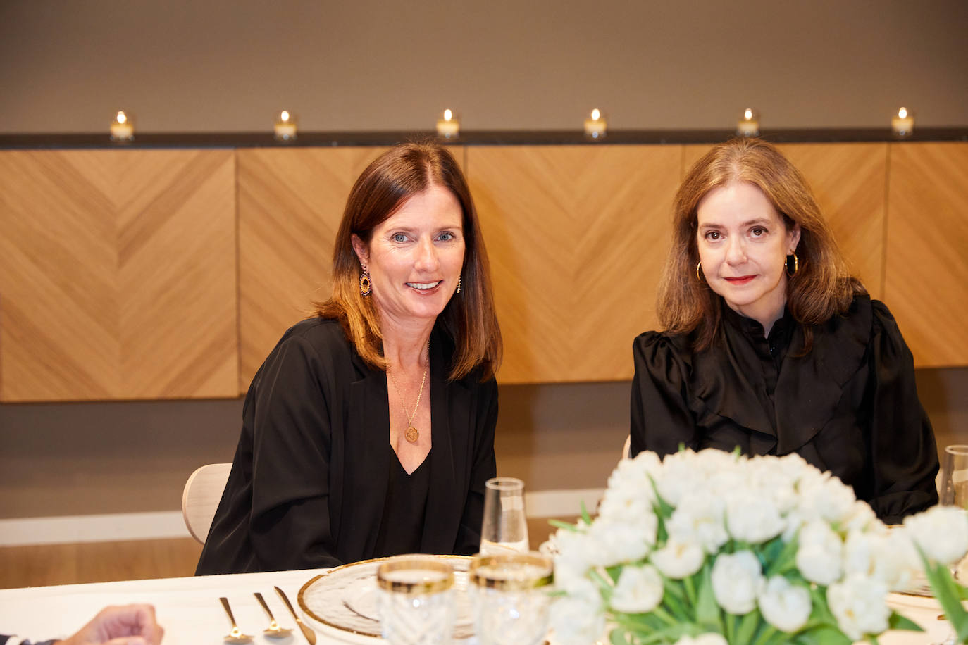 Eva López, Spain Retail Director de Tous, con Lourdes Garzón, directora de Mujerhoy. 