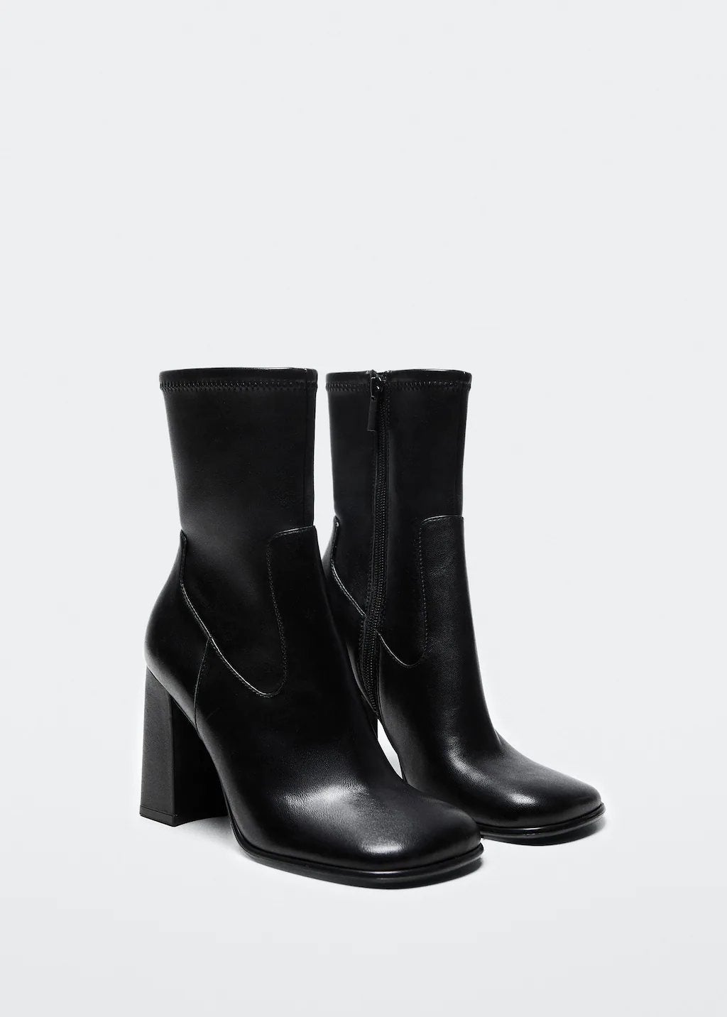 Imagen - Los botines de cuero son una prenda atemporal y elegante/MANGO