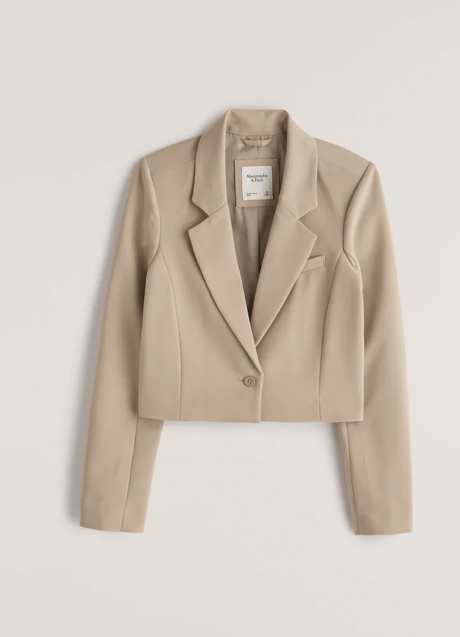 Imagen - Blazer cropped marrón de Abercrombie & Fitch, 59,99€.