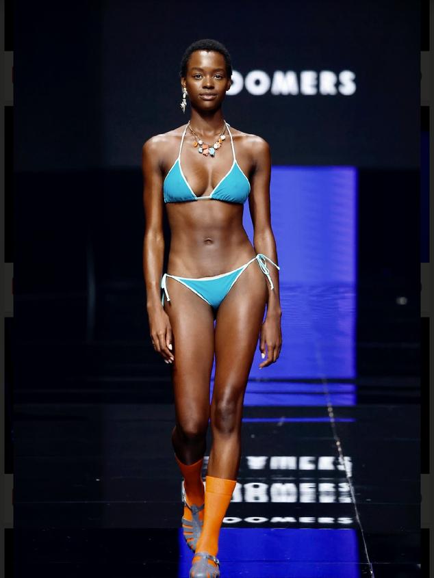 Bañadores eco de rayas, materiales sostenibles y prendas a todo color: las tendencias del verano 2023