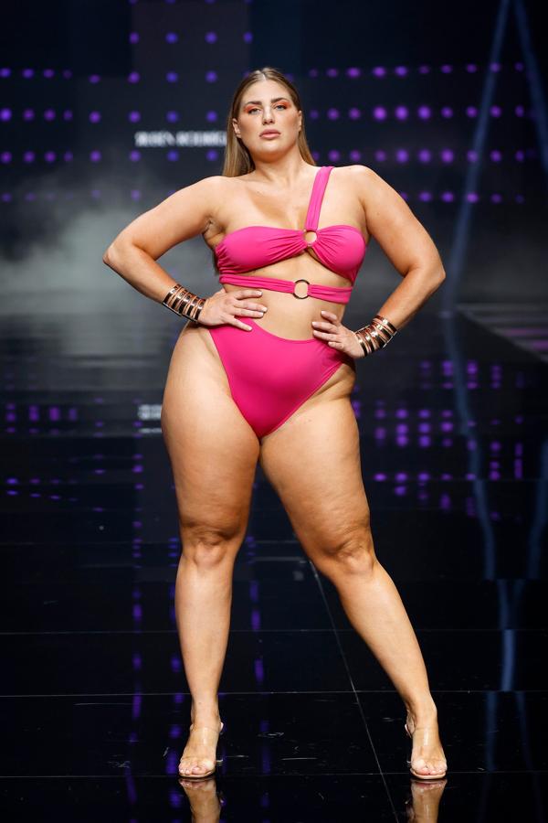 Bañadores eco de rayas, materiales sostenibles y prendas a todo color: las tendencias del verano 2023