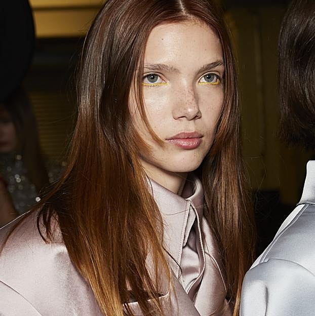 Si tienes el pelo liso y encrespado (y usas secador) necesitas este acondicionador sin aclarado