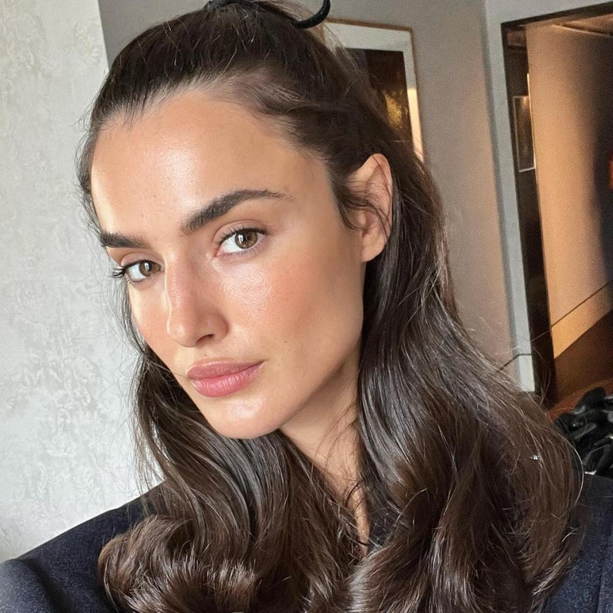 Los sérums para pieles sensibles refuerzan la barrera cutánea, al mismo tiempo que hidratan, ayudan a regenerar la dermis y respetan su pH.