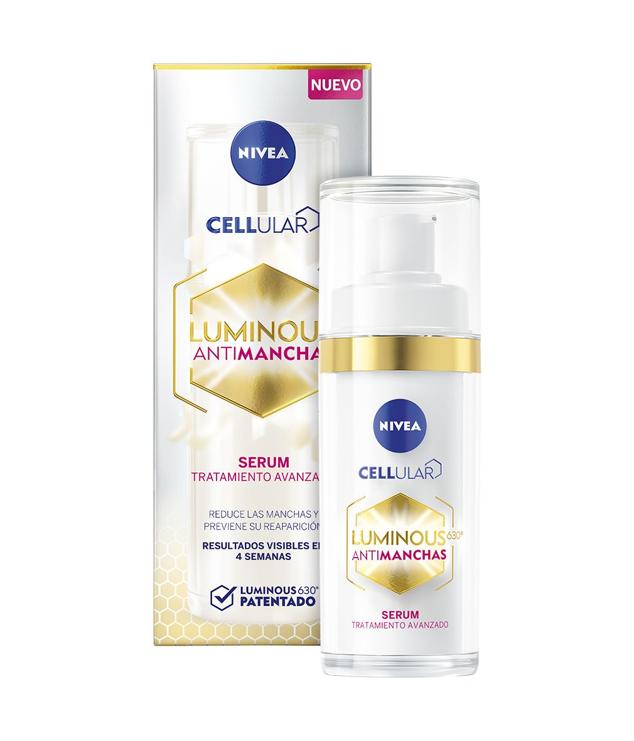 Mediante su su composición rica en ácido Hialurónico y vitamina E combate las imperfecciones y consigue un efecto radiante en tu piel. Además, reducirás y aclararás las manchas. Es de Nivea. Precio: 15,99 €. Cómpralo aquí