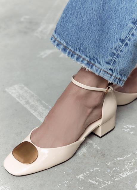 Imagen - Zapato en blanco crudo de Zara. Foto. Zara.