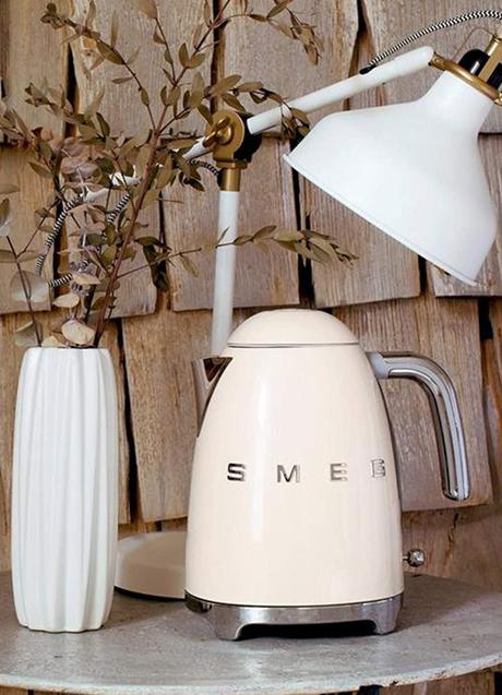 Imagen - El hervidor eléctrico Smeg KLF03CREU es mucho más barato en Amazon.