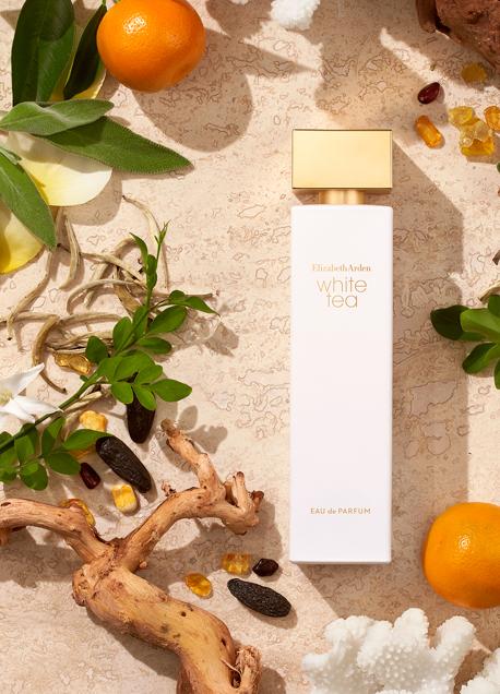 Imagen - Tiene corazón floral, salidas cítricas y fondo amaderado.