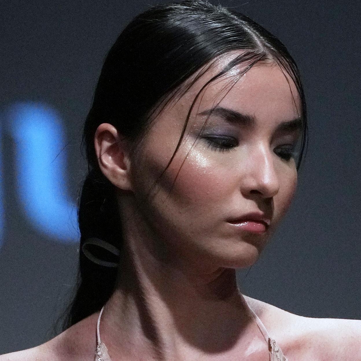 El champú barato de 2 euros para el pelo graso que elimina la suciedad con arcilla y limón