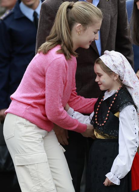 Imagen - La princesa Leonor con pantalones cargo en color crudo. Foto. Gtres.