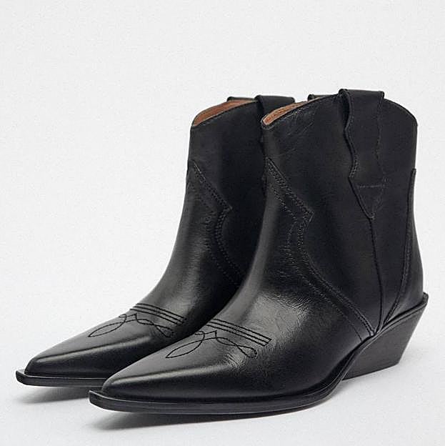 Botines cowboy con costuras decorativas