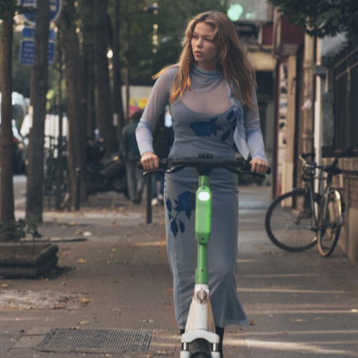 Los vestidos con transparencias se han convertido en la tendencia más llevada de estas fiestas que favorece a todas.