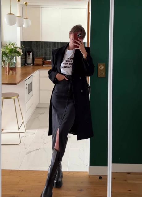 Imagen - Look con falda denim y botas altas