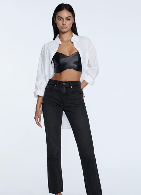 Imagen - Vaqueros negros de Stradivarius, 15,99€.