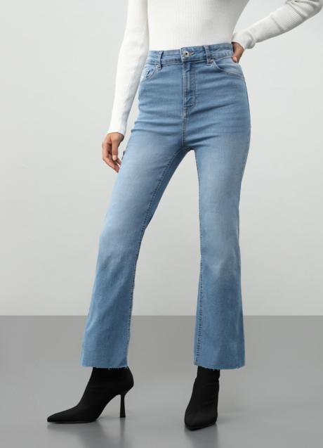 Imagen - Jeans flare de Lefties, 15,99€.