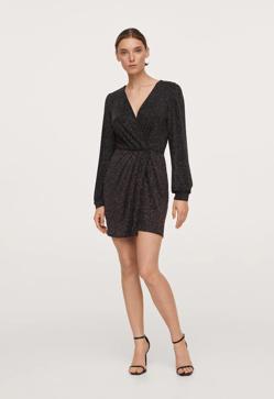Imagen secundaria 2 - Vestido con acabado brillante de Mango Outlet (15,99 euros).