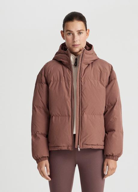 Imagen - Abrigo de plumas de Oysho. Foto: Oysho.