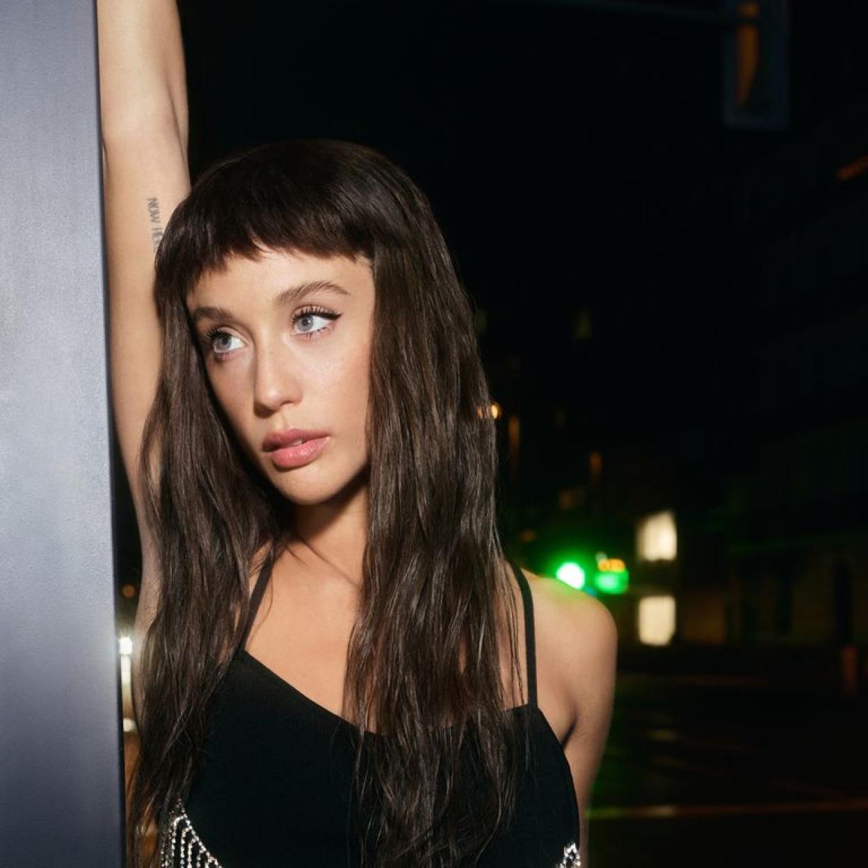 La actriz María Pedraza con el top de Bershka que llevan todas las famosas.