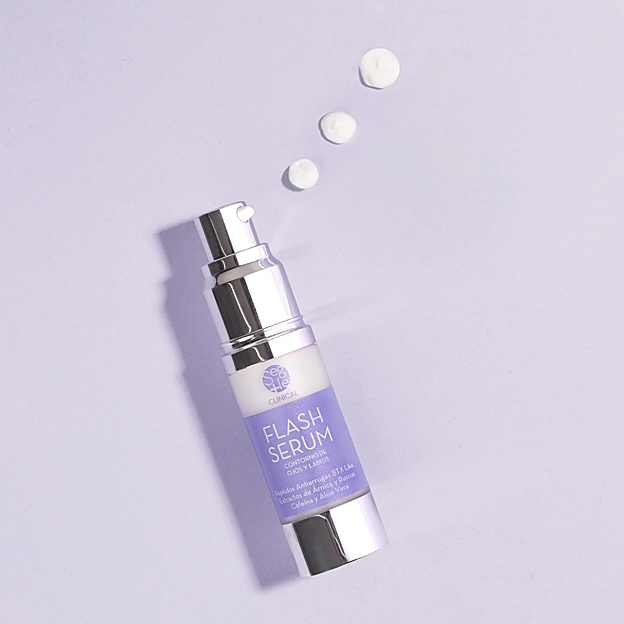 Este contorno de ojos también borra las arrugas.