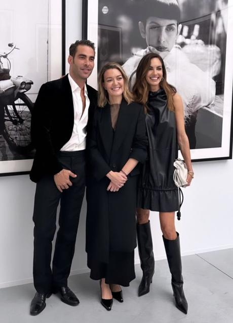 Imagen - Marta Ortega en el centro, junto con el modelo Jon Kortajarena y la modelo Eugenia Silva.