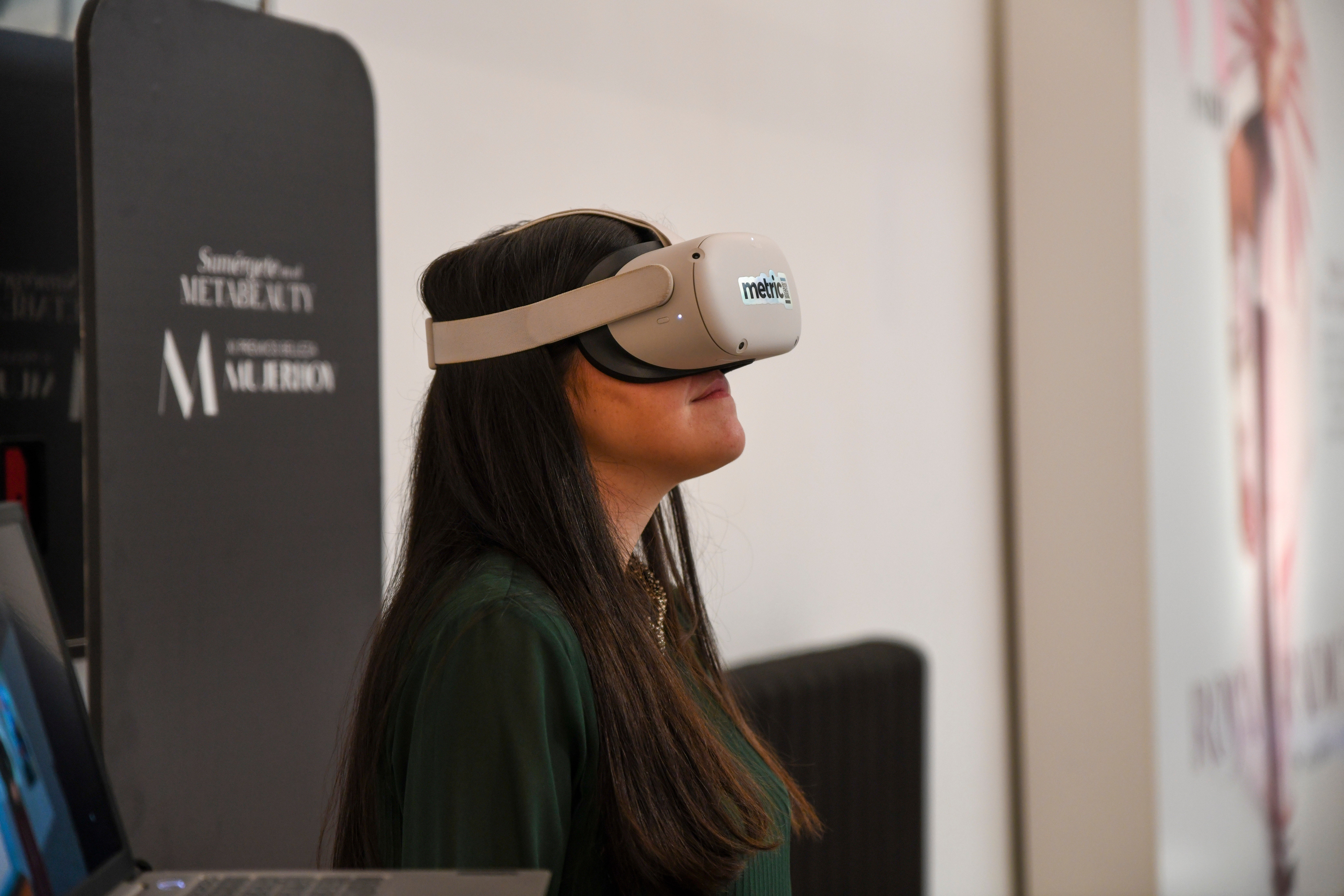 El Metabeauty fue una de las grandes paradas del Beauty Fest. Las lectoras pudieron vivir una experiencia de realidad virtual dentro del Metaverso de Mujerhoy.