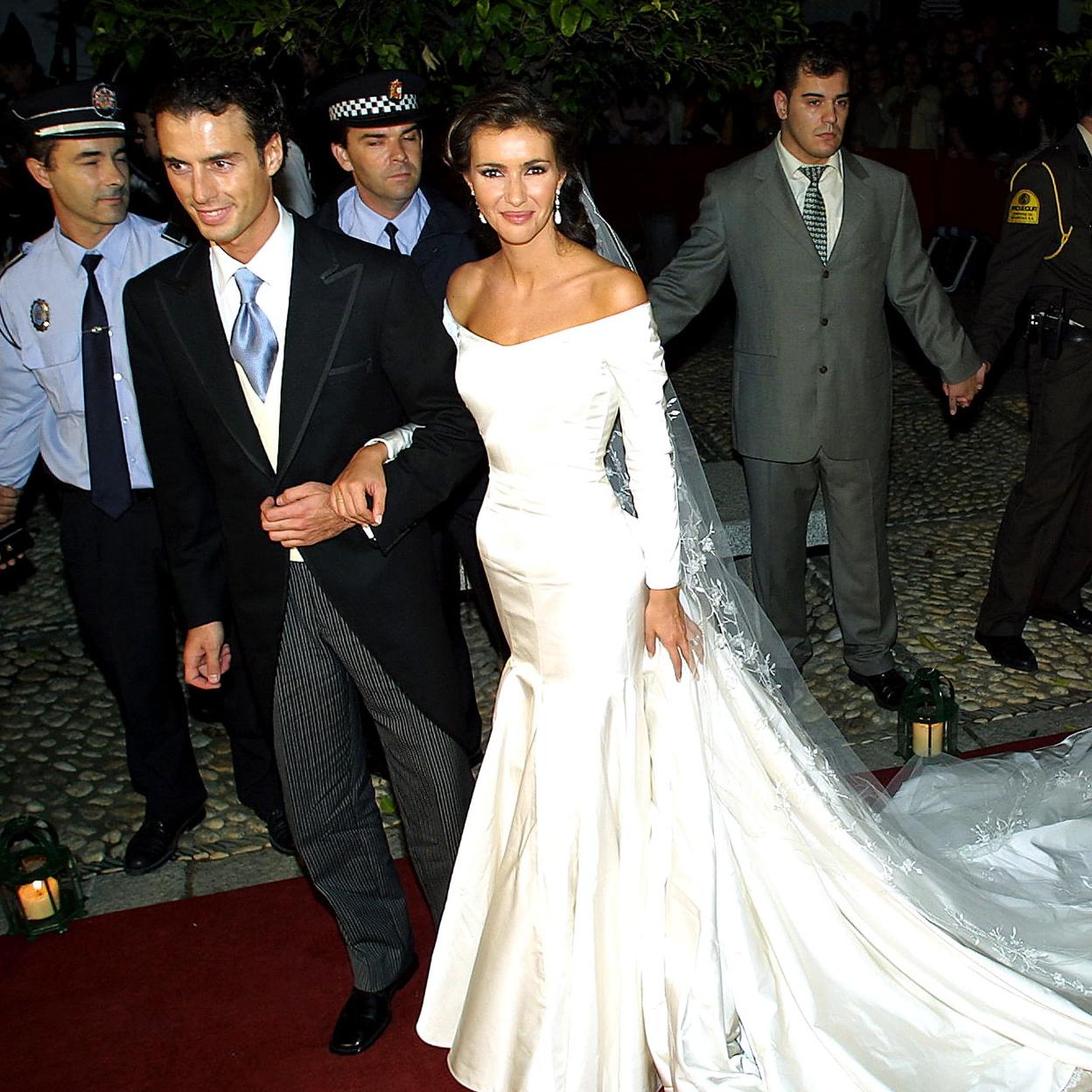 Finito de Córdoba y Arancha del Sol al salir de la iglesia el día de su boda.