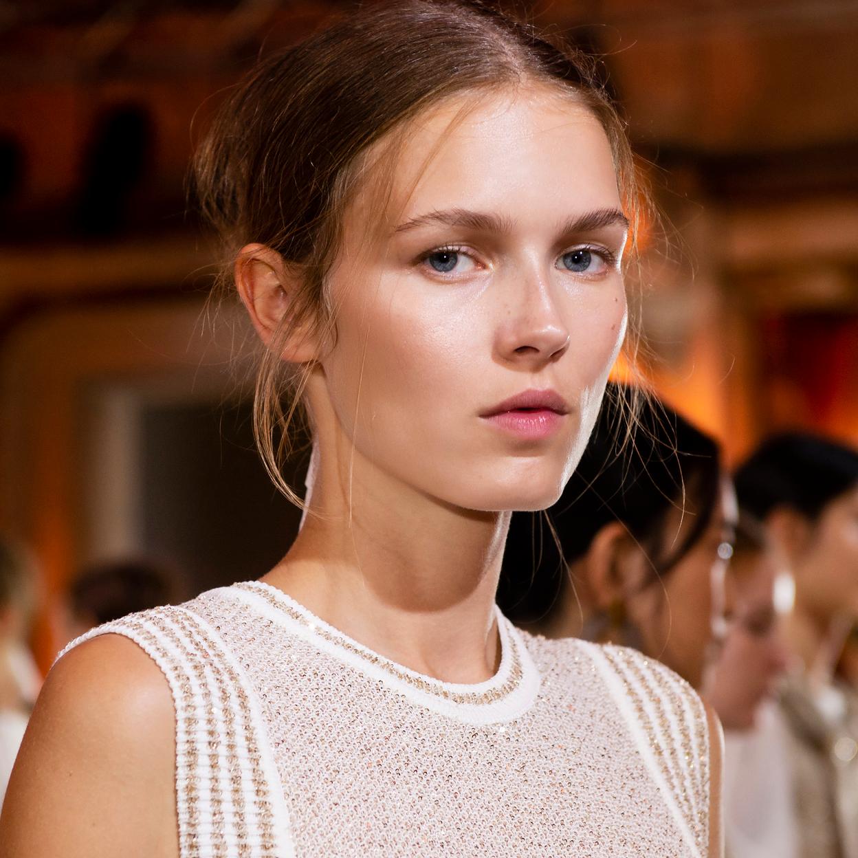 Los perfumes más sensuales son fragancias cálidas y muy duraderas que cautivan los sentidos de principio a fin. 