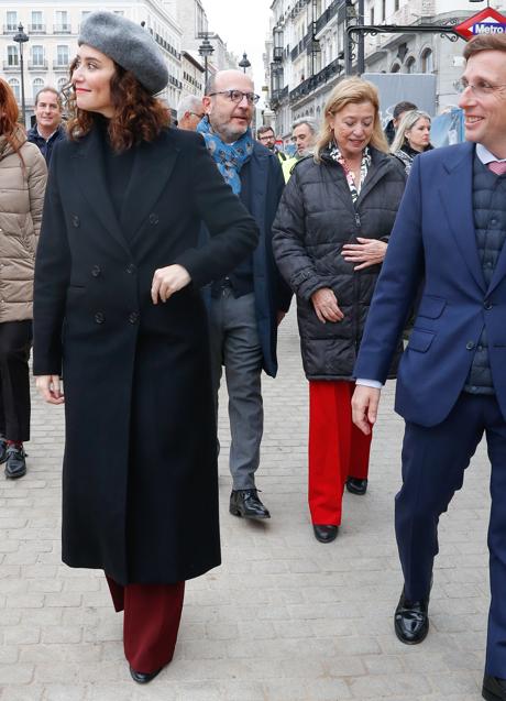 Imagen - Isabel Díaz Ayuso con un look con boina. / GTRES