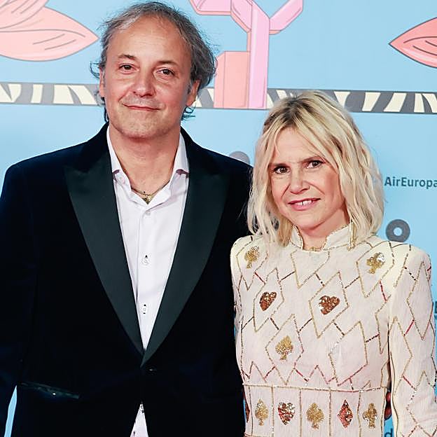 La segunda boda de Eugenia Martínez de Irujo en Las Vegas: vestida de Olivia Newton-John y con Rosario Flores de madrina