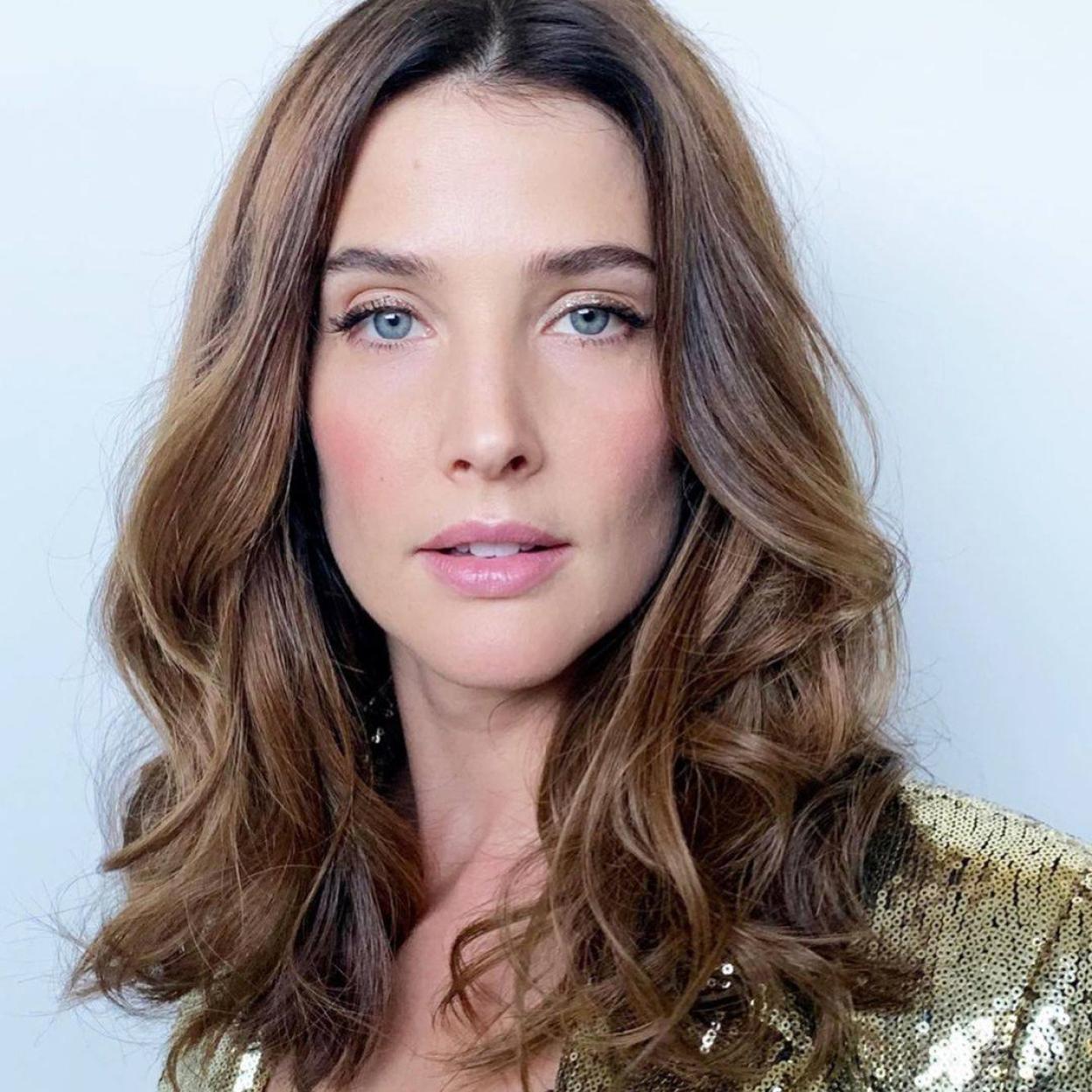 Mantener la piel tan joven como Cobie Smulders es fácil con estos tratamientos antiedad