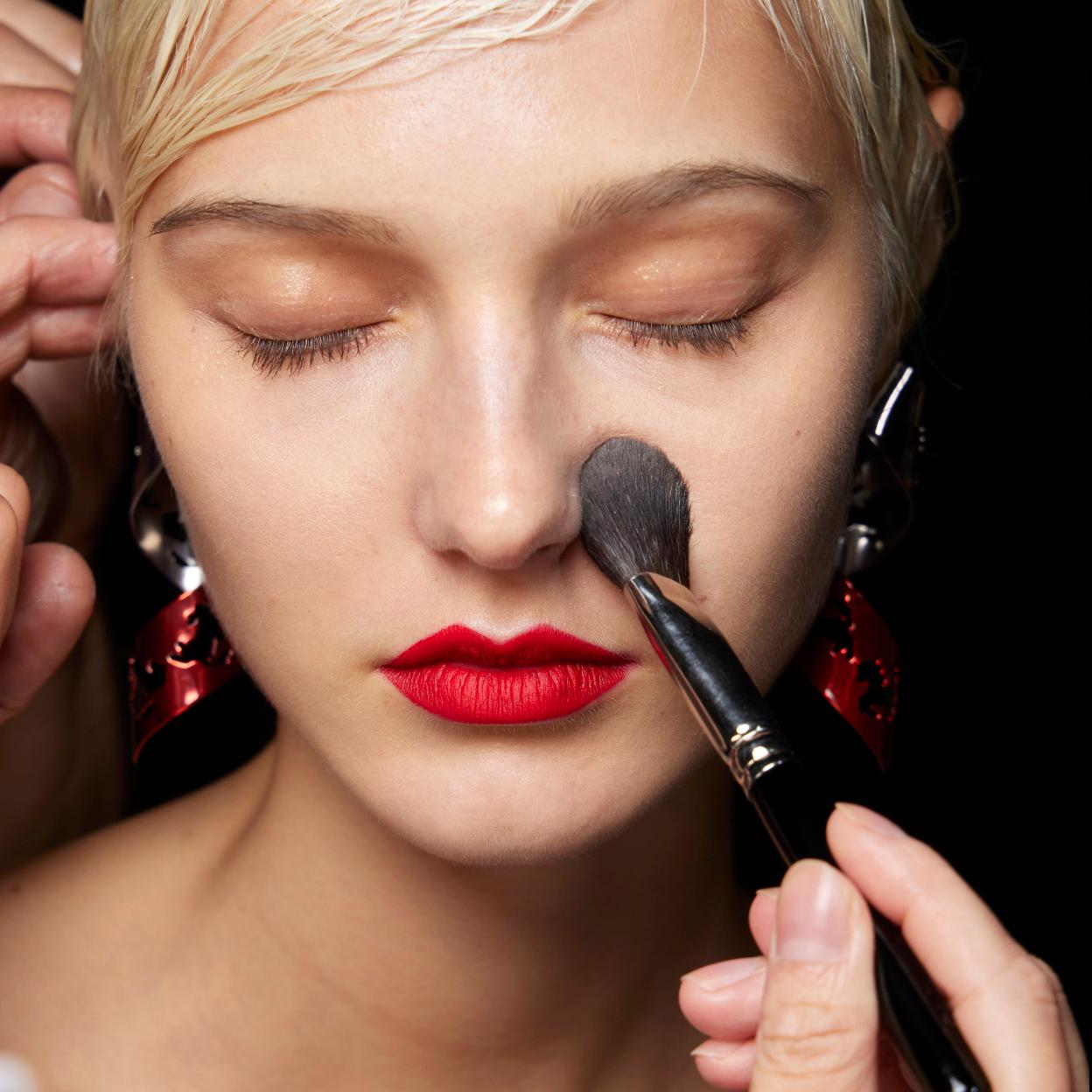 Las bases de maquillaje son las más fáciles de aplicar.