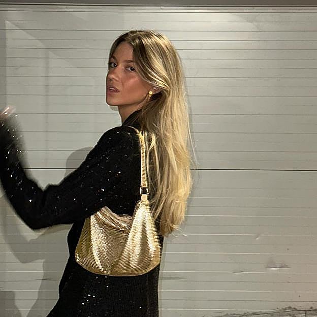 No hay traje más elegante y glamuroso que este dos piezas de lentejuelas de Pull&Bear 