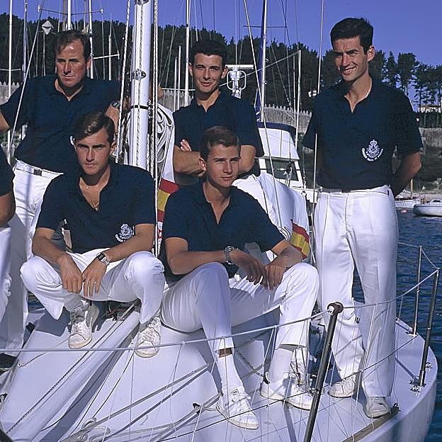 Los secretos del príncipe Felipe y las infantas en la escuela de vela: pocas normas, privilegios, enemigos y amistades (como Kyril de Bulgaria)