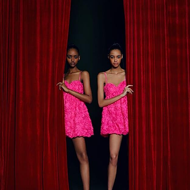 Bershka tiene el vestido inspirado en la alta costura con el que las bajitas triunfarán estas navidades