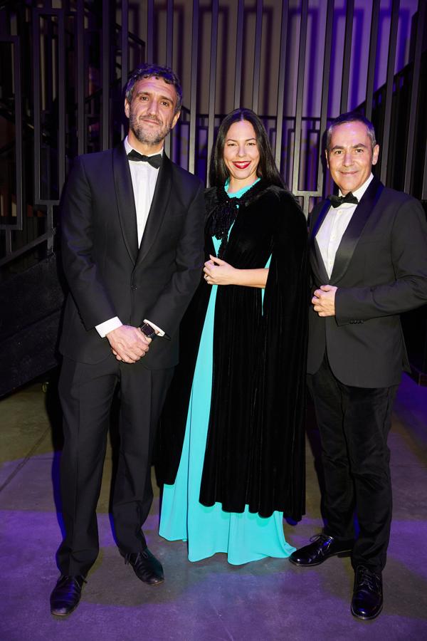 Fernando Belzunce, director general editorial de Vocento, con Gloria Salgado, de Colpisa y Alfonso Rodríguez Aldeyturriaga, director de Colpisa.