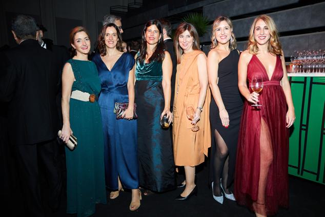 Nieves Manzano, de CM Vocento; Eugenia Castellanos, directora de RR.HH., Nuevo Negocio y Revistas de Vocento; Carmen Castillo, Raquel Herruzo, María Vaamonde y Llanos de Torres, de CM Vocento.