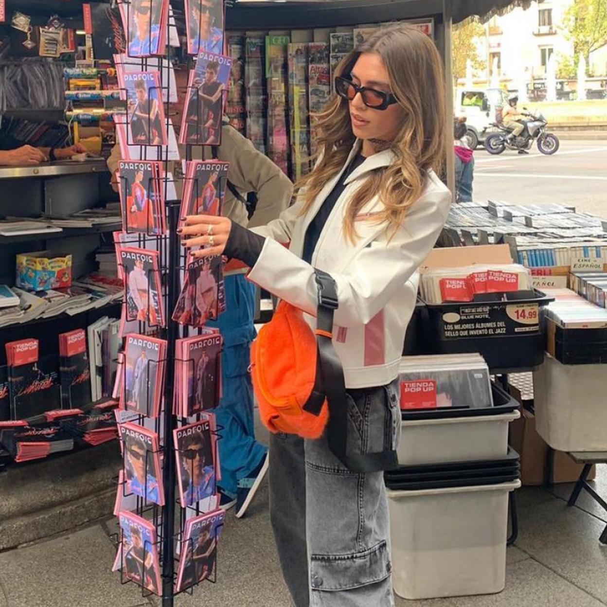 Los pantalones cargo en gris oscuro de Parfois serán tu mejor adquisición de la semana