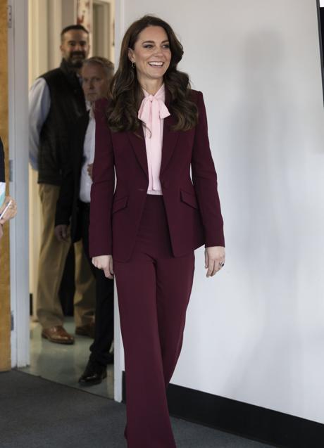 Imagen - Catalina de Gales vestida con un traje de terciopelo granate en su viaje a Estados Unidos. 