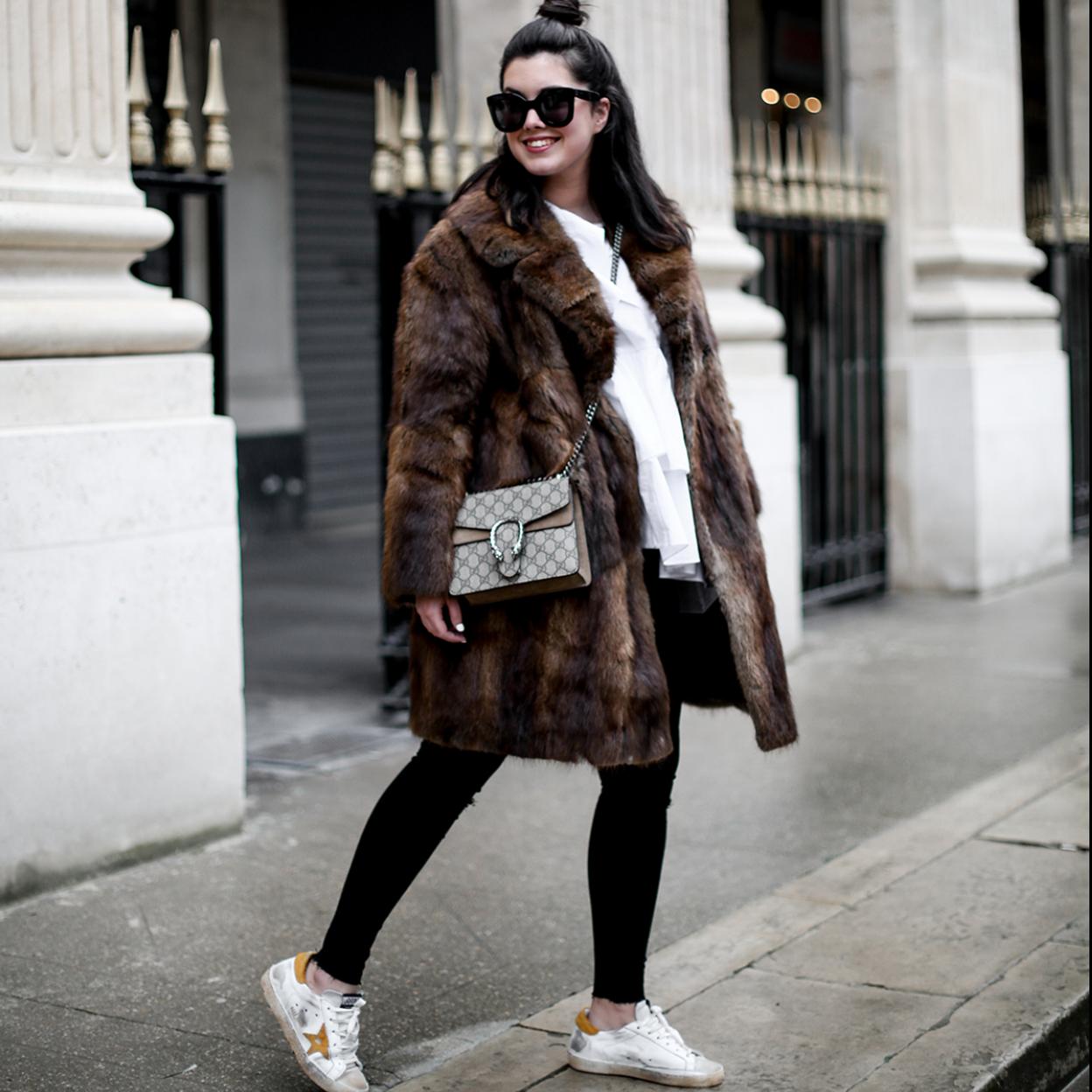 Las zapatillas desgastadas triunfan entre las influencers.