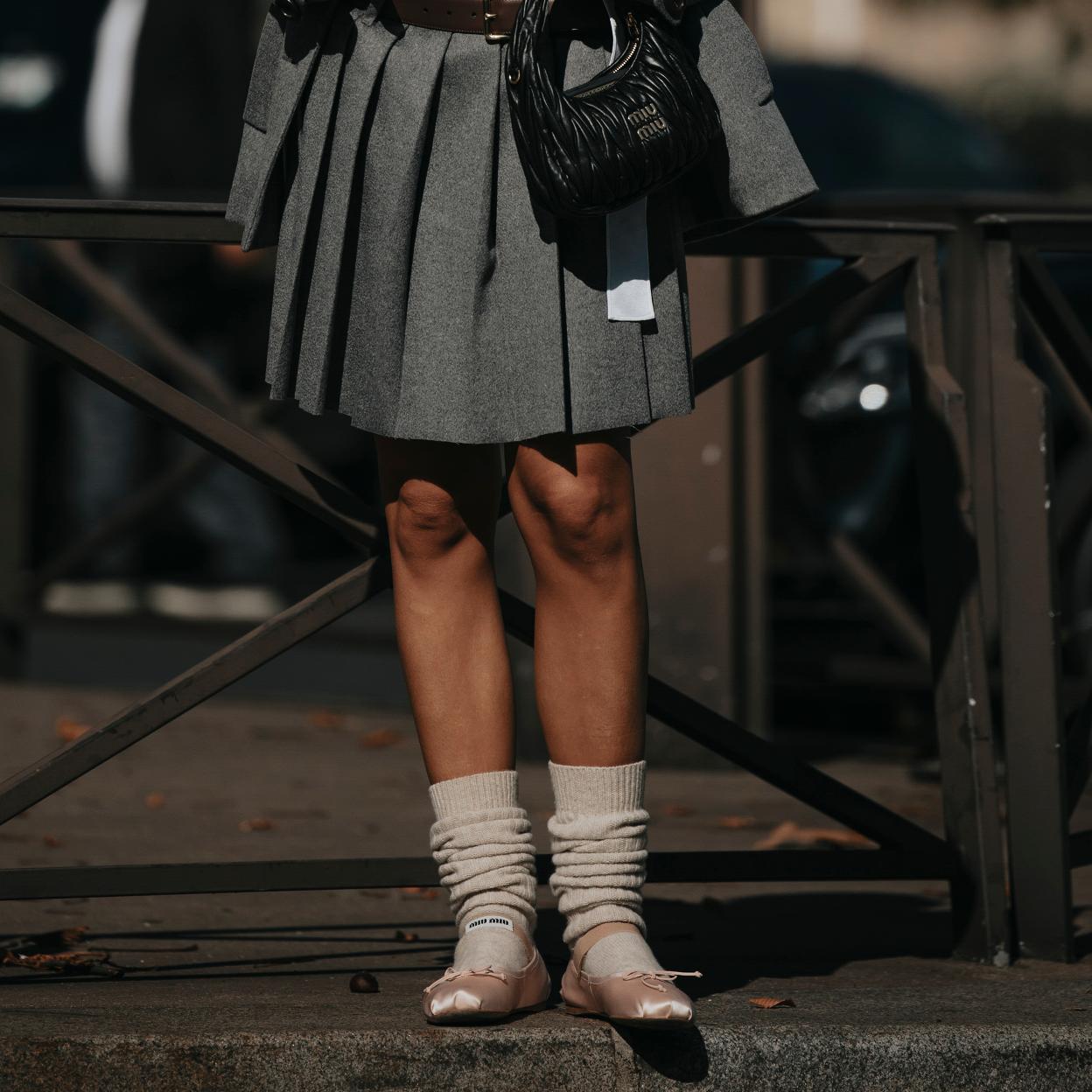 Un look con bailarinas brillantes.