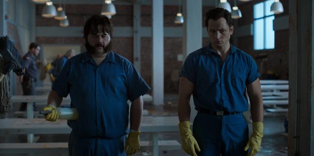 Taron Egerton y Paul Walter Hauser protagonizan este thriller psicológico en el que el primero interpreta a Jimmy Keene, un joven que es sentenciado a 10 años de cárcel pero al que le proponen reducir su condena si consigue que otro preso confiese unos asesinatos. Basada en una historia real, esta miniserie de Apple TV+ está compuesta por seis episodios y fue el último trabajo televisivo del desaparecido Ray Liotta. 